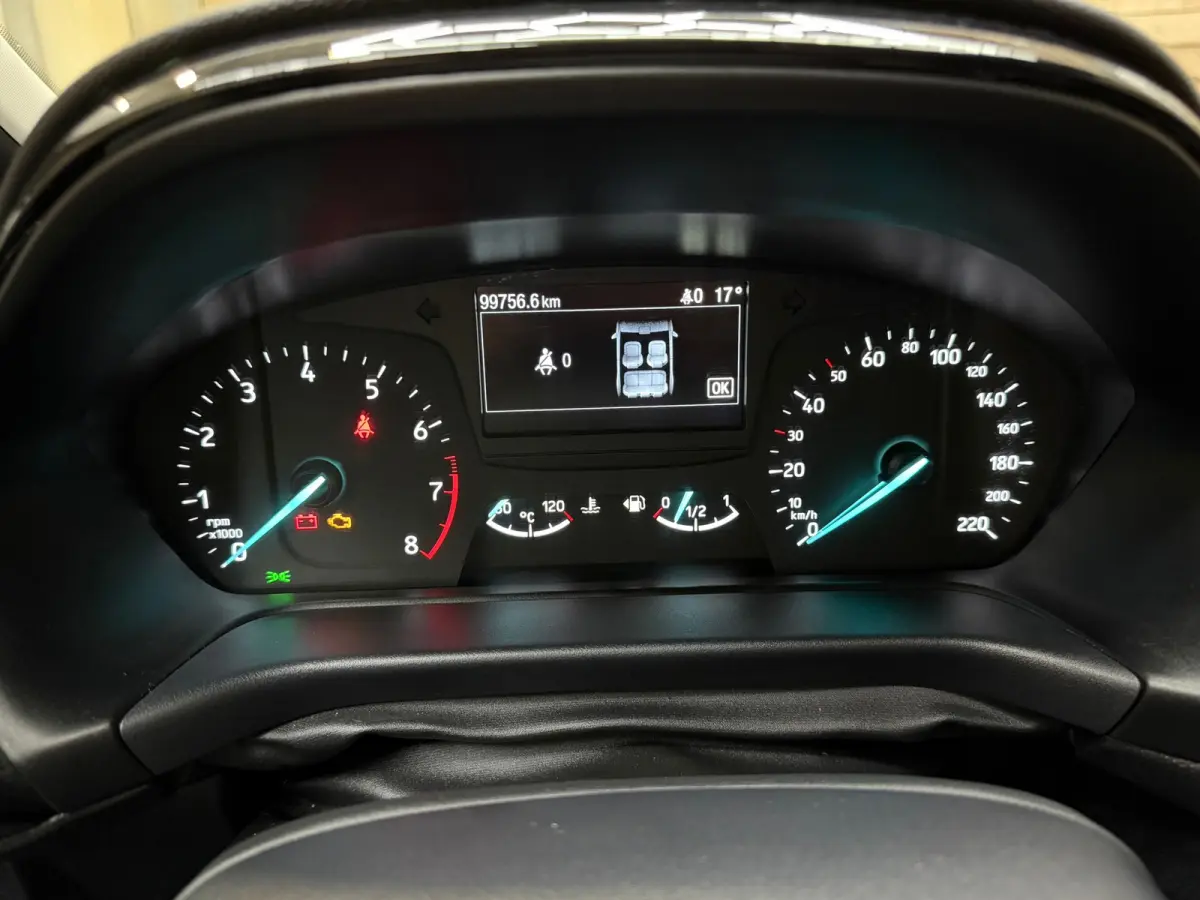 1.0 EcoBoost Titanium Navigatie, Cruise control, 4 seizoenen banden