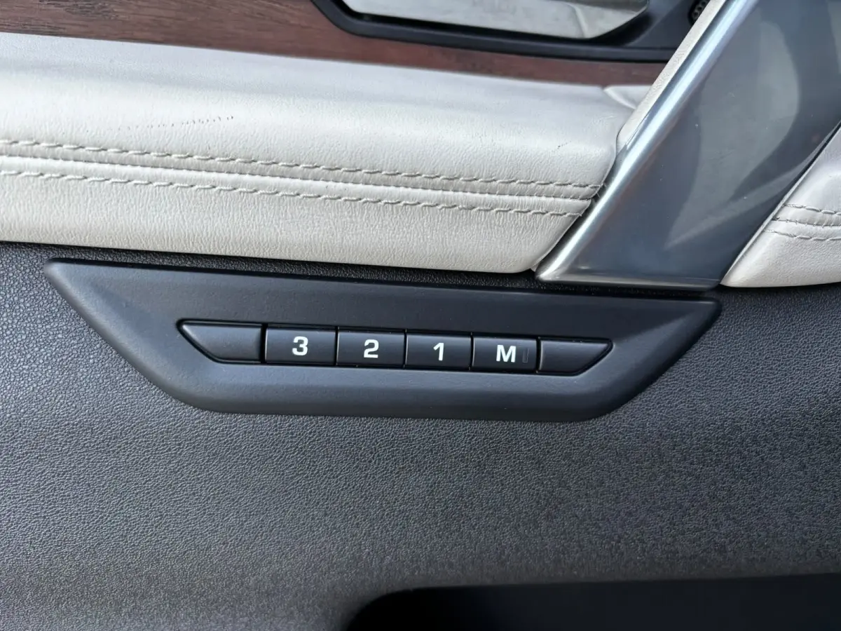 P300e 1.5 R-Dynamic HSE 56715KM|KEYLESS|LEDER|CARPLAY|STOELVER|CAMERA