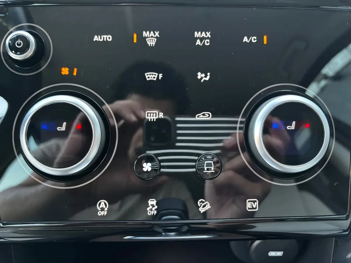 P300e 1.5 R-Dynamic HSE 56715KM|KEYLESS|LEDER|CARPLAY|STOELVER|CAMERA