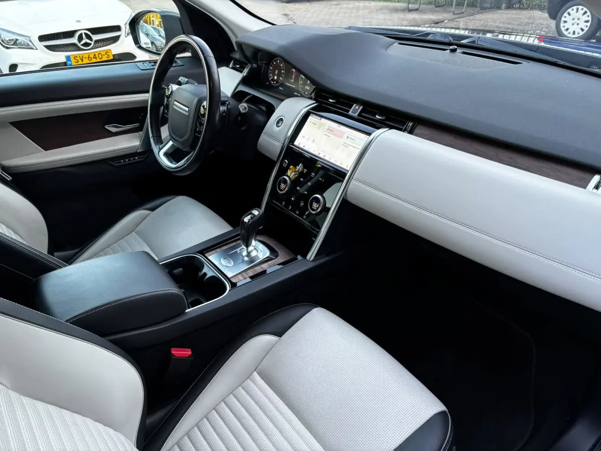 P300e 1.5 R-Dynamic HSE 56715KM|KEYLESS|LEDER|CARPLAY|STOELVER|CAMERA