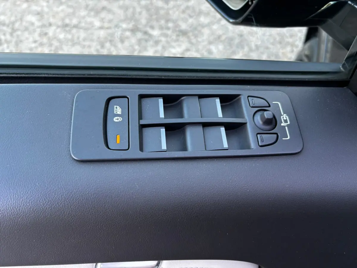 P300e 1.5 R-Dynamic HSE 56715KM|KEYLESS|LEDER|CARPLAY|STOELVER|CAMERA