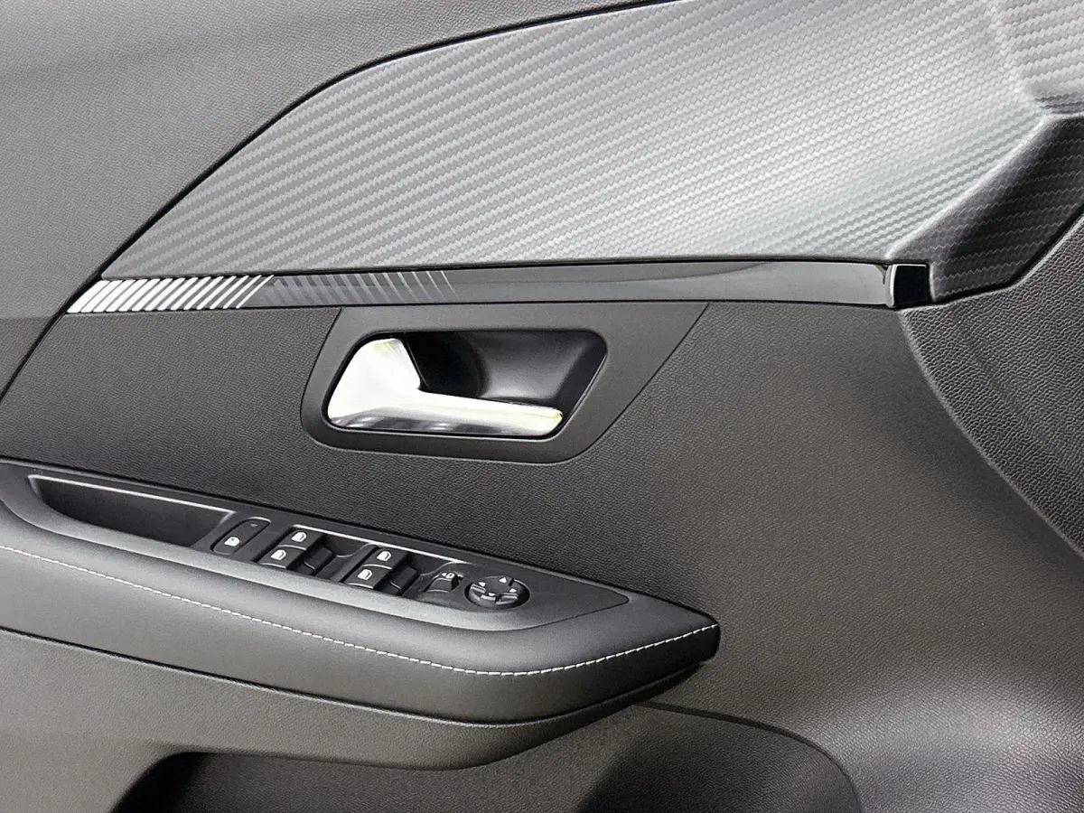 EV Style 50 kWh 136pk Automaat | 3-Fase Laden | Climate Control | Navigatie via Apple Carplay/Android Auto | Cruise Control | Parkeersensoren Achter | LED Koplampen |
