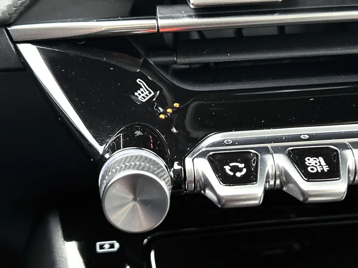 EV Style 50 kWh 136pk Automaat | 3-Fase Laden | Climate Control | Navigatie via Apple Carplay/Android Auto | Cruise Control | Parkeersensoren Achter | LED Koplampen |