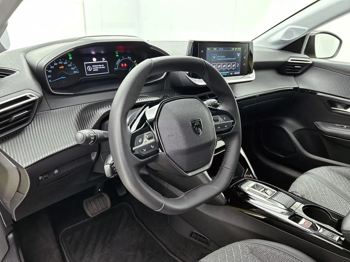 EV Style 50 kWh 136pk Automaat | 3-Fase Laden | Climate Control | Navigatie via Apple Carplay/Android Auto | Cruise Control | Parkeersensoren Achter | LED Koplampen |