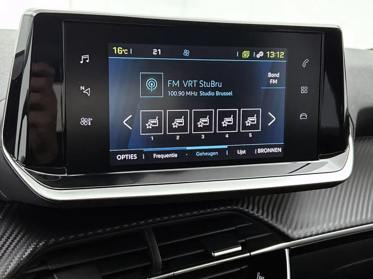 EV Style 50 kWh 136pk Automaat | 3-Fase Laden | Climate Control | Navigatie via Apple Carplay/Android Auto | Cruise Control | Parkeersensoren Achter | LED Koplampen |