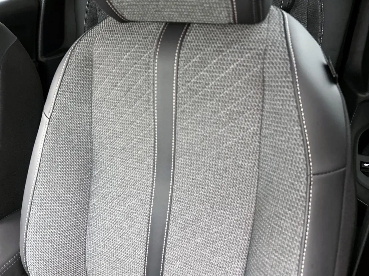 EV Style 50 kWh 136pk Automaat | 3-Fase Laden | Climate Control | Navigatie via Apple Carplay/Android Auto | Cruise Control | Parkeersensoren Achter | LED Koplampen |