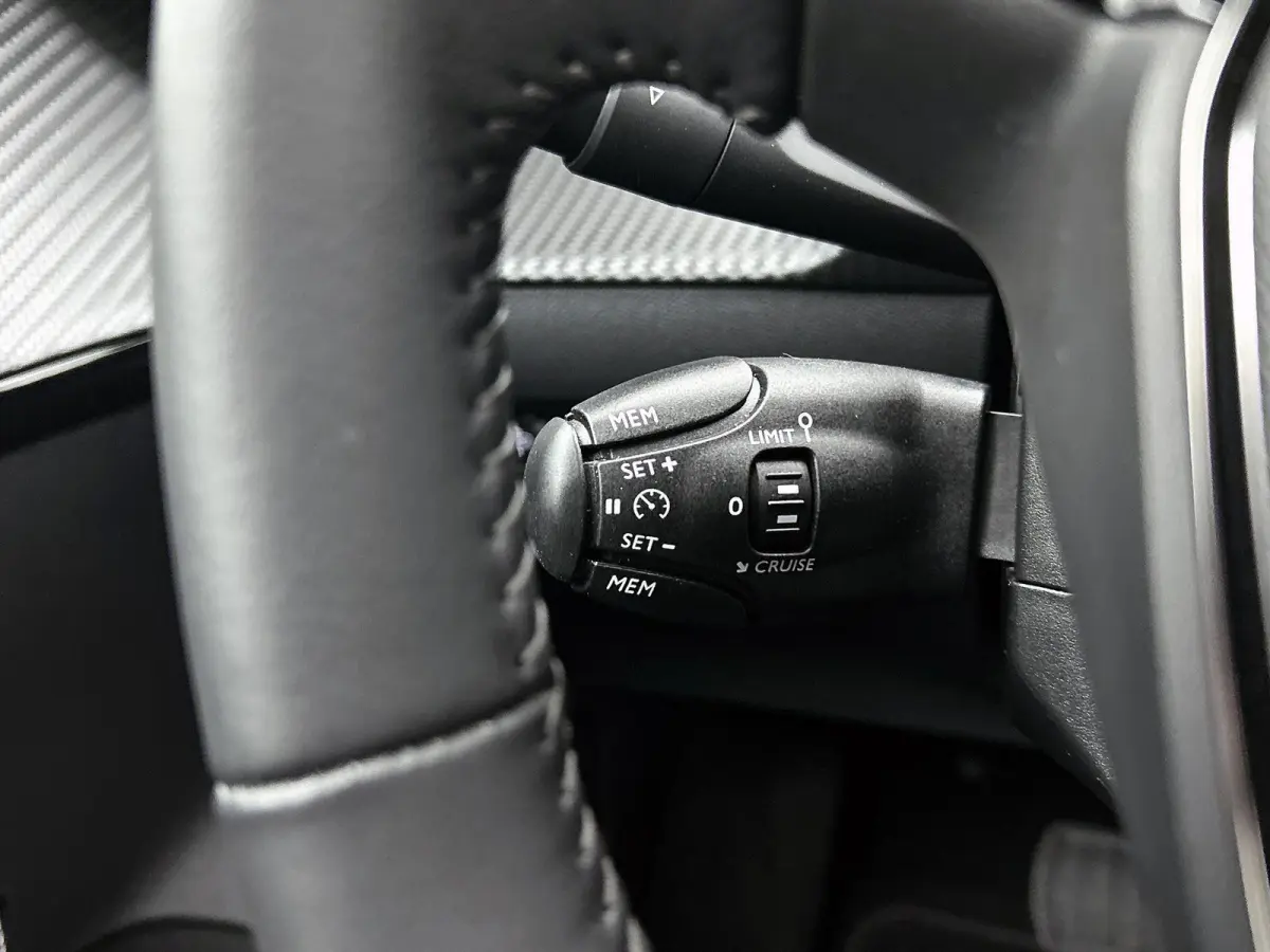 EV Style 50 kWh 136pk Automaat | 3-Fase Laden | Climate Control | Navigatie via Apple Carplay/Android Auto | Cruise Control | Parkeersensoren Achter | LED Koplampen |