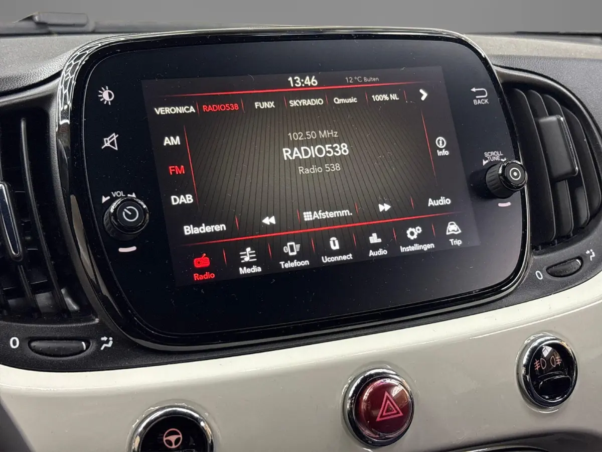 1.0 Hybrid Club | Airco | Apple Carplay/Android Auto | Parkeersensoren