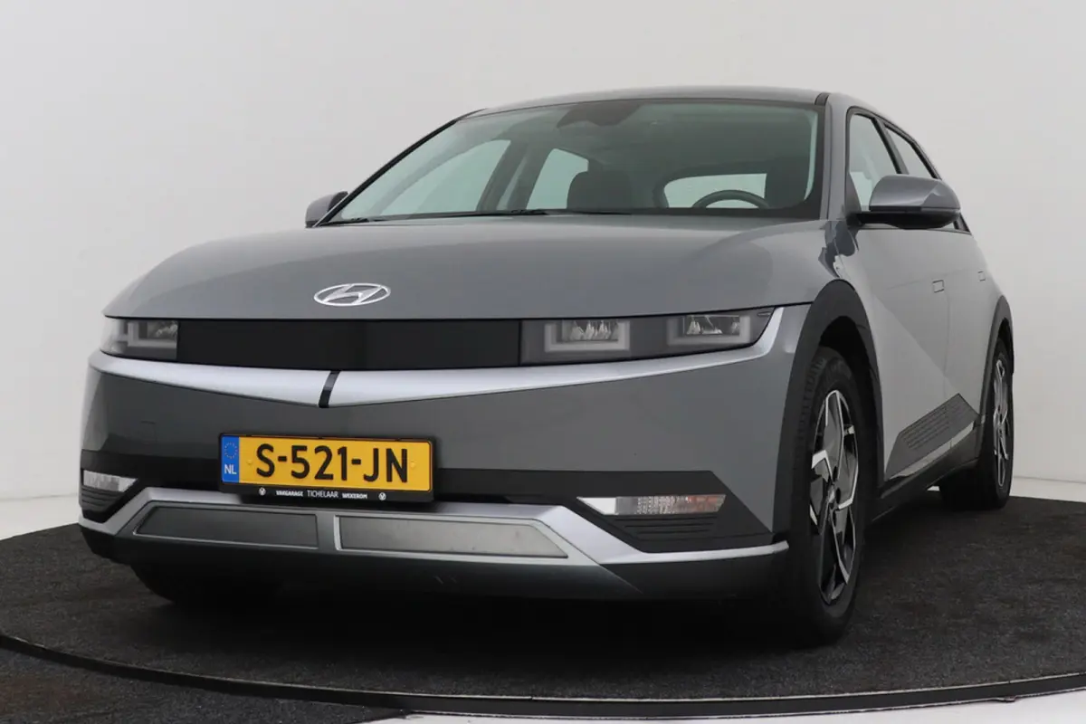 Style 58 kWh | Trekhaak | 96.5% SOH | Camera | CarPlay | Stuur-/Stoelverwarming | Climate Control |