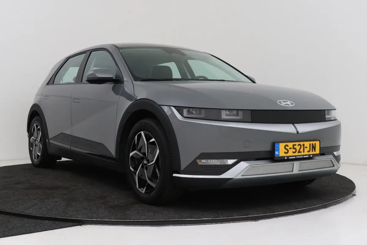 Style 58 kWh | Trekhaak | 96.5% SOH | Camera | CarPlay | Stuur-/Stoelverwarming | Climate Control |