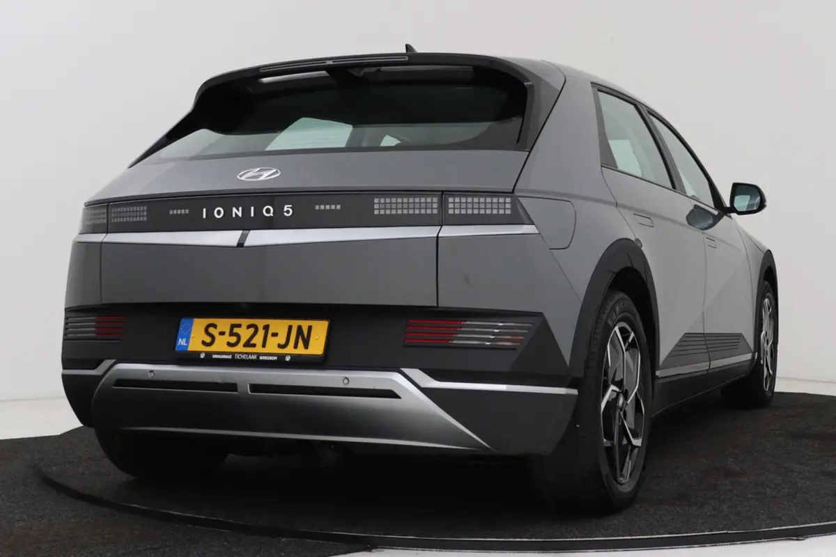 Style 58 kWh | Trekhaak | 96.5% SOH | Camera | CarPlay | Stuur-/Stoelverwarming | Climate Control |