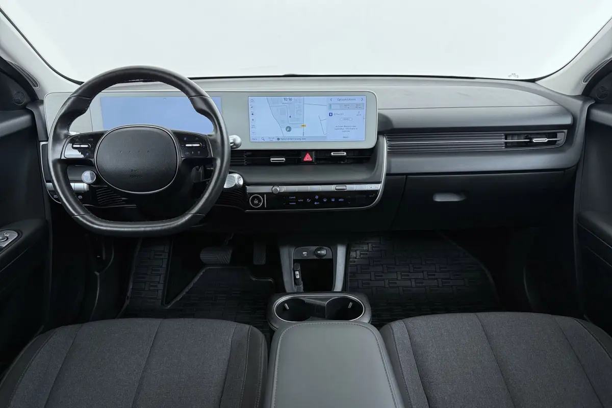 Style 58 kWh | Trekhaak | 96.5% SOH | Camera | CarPlay | Stuur-/Stoelverwarming | Climate Control |