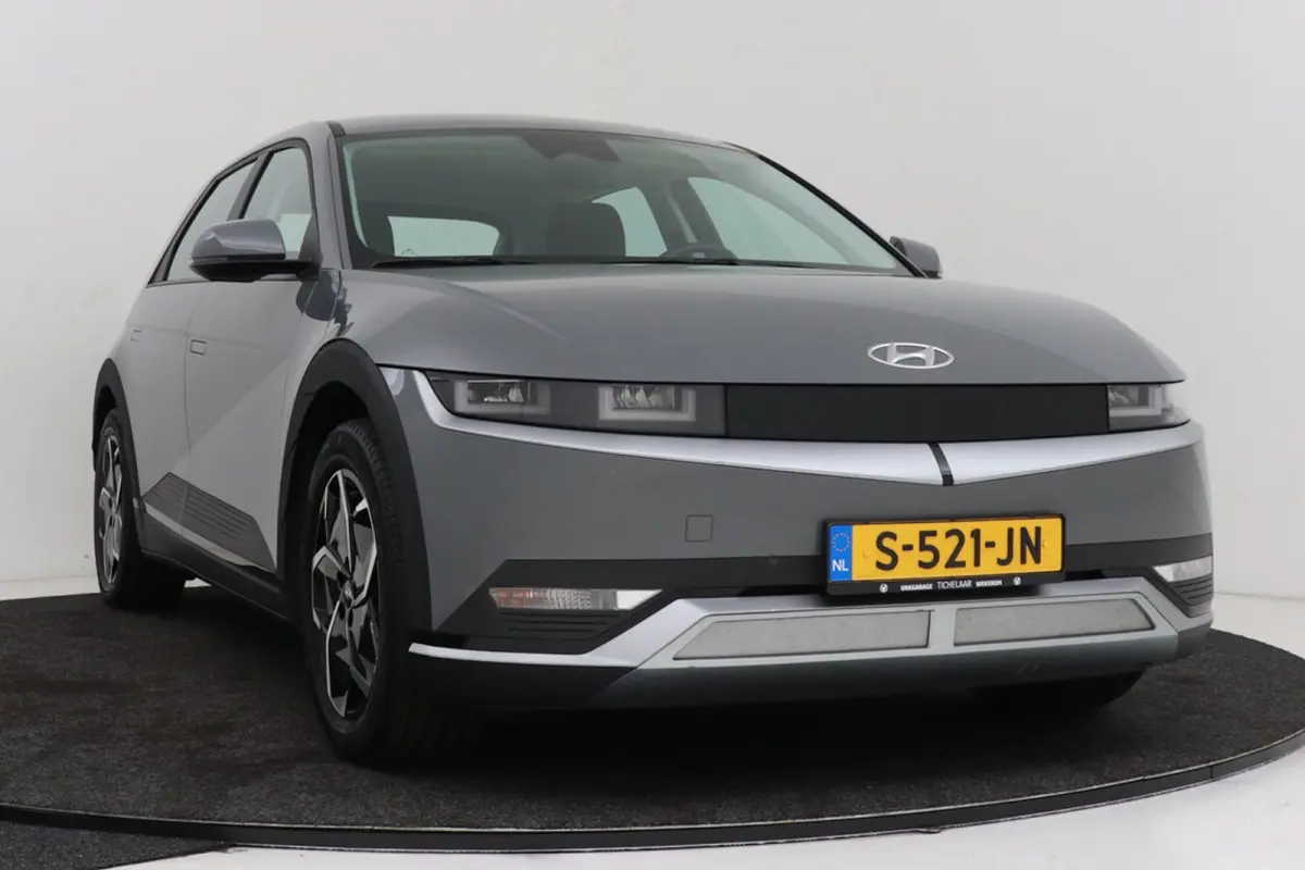 Style 58 kWh | Trekhaak | 96.5% SOH | Camera | CarPlay | Stuur-/Stoelverwarming | Climate Control |