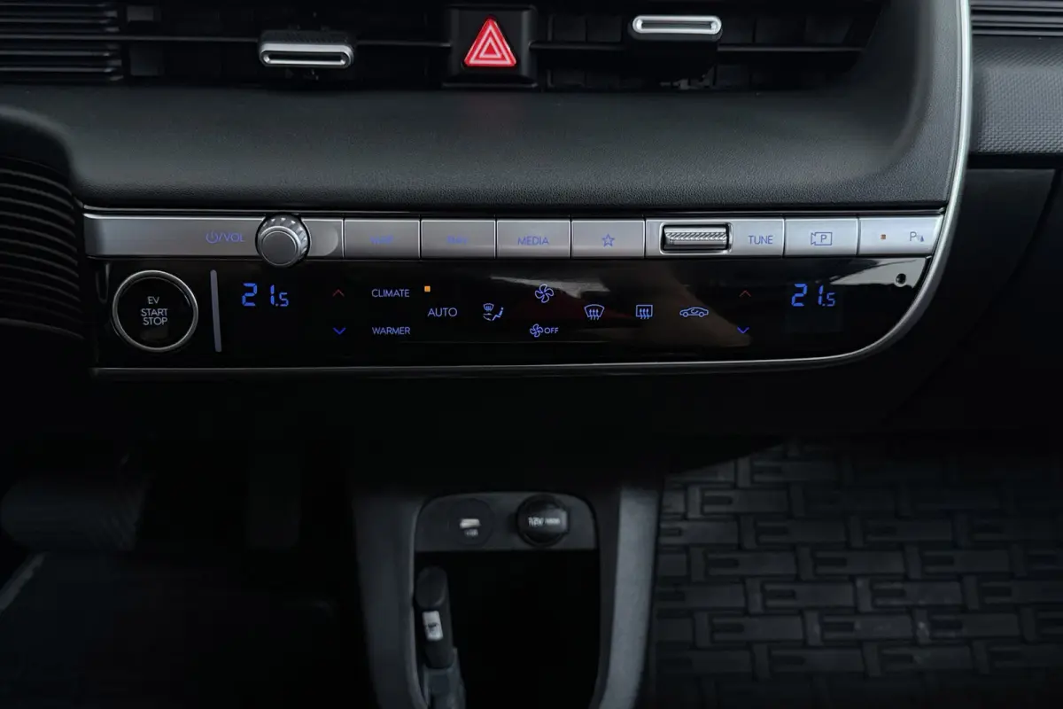 Style 58 kWh | Trekhaak | 96.5% SOH | Camera | CarPlay | Stuur-/Stoelverwarming | Climate Control |