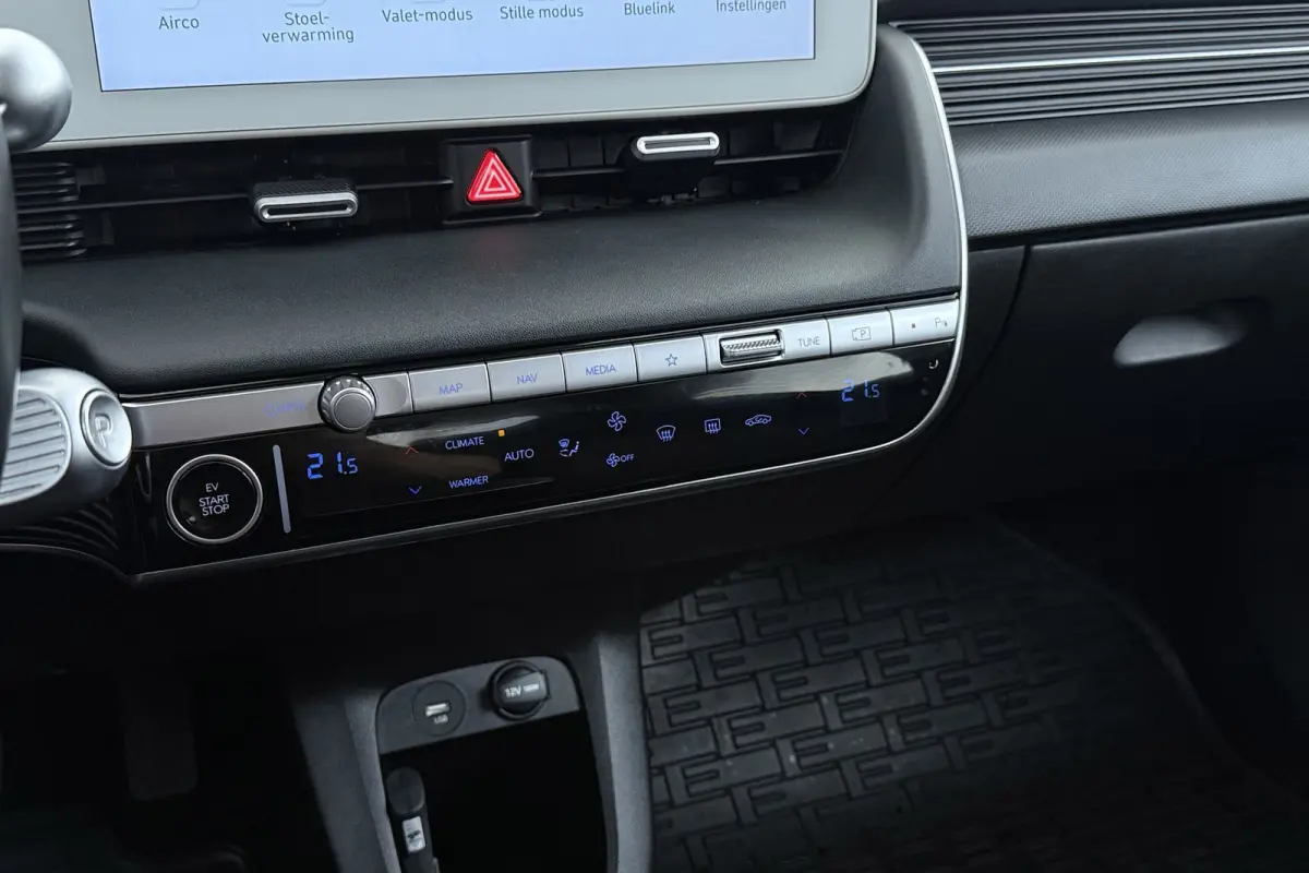 Style 58 kWh | Trekhaak | 96.5% SOH | Camera | CarPlay | Stuur-/Stoelverwarming | Climate Control |