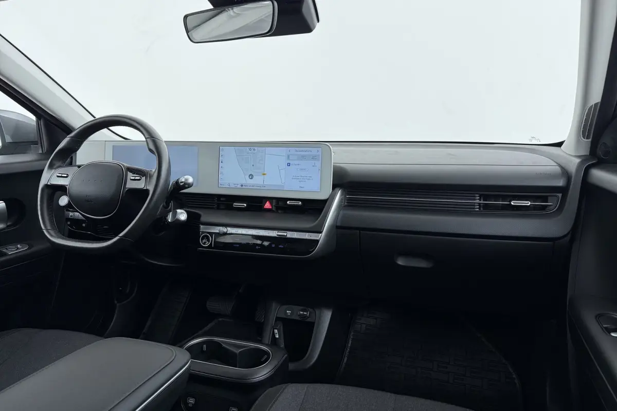 Style 58 kWh | Trekhaak | 96.5% SOH | Camera | CarPlay | Stuur-/Stoelverwarming | Climate Control |