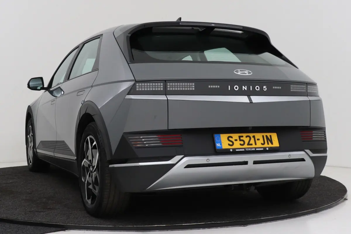 Style 58 kWh | Trekhaak | 96.5% SOH | Camera | CarPlay | Stuur-/Stoelverwarming | Climate Control |