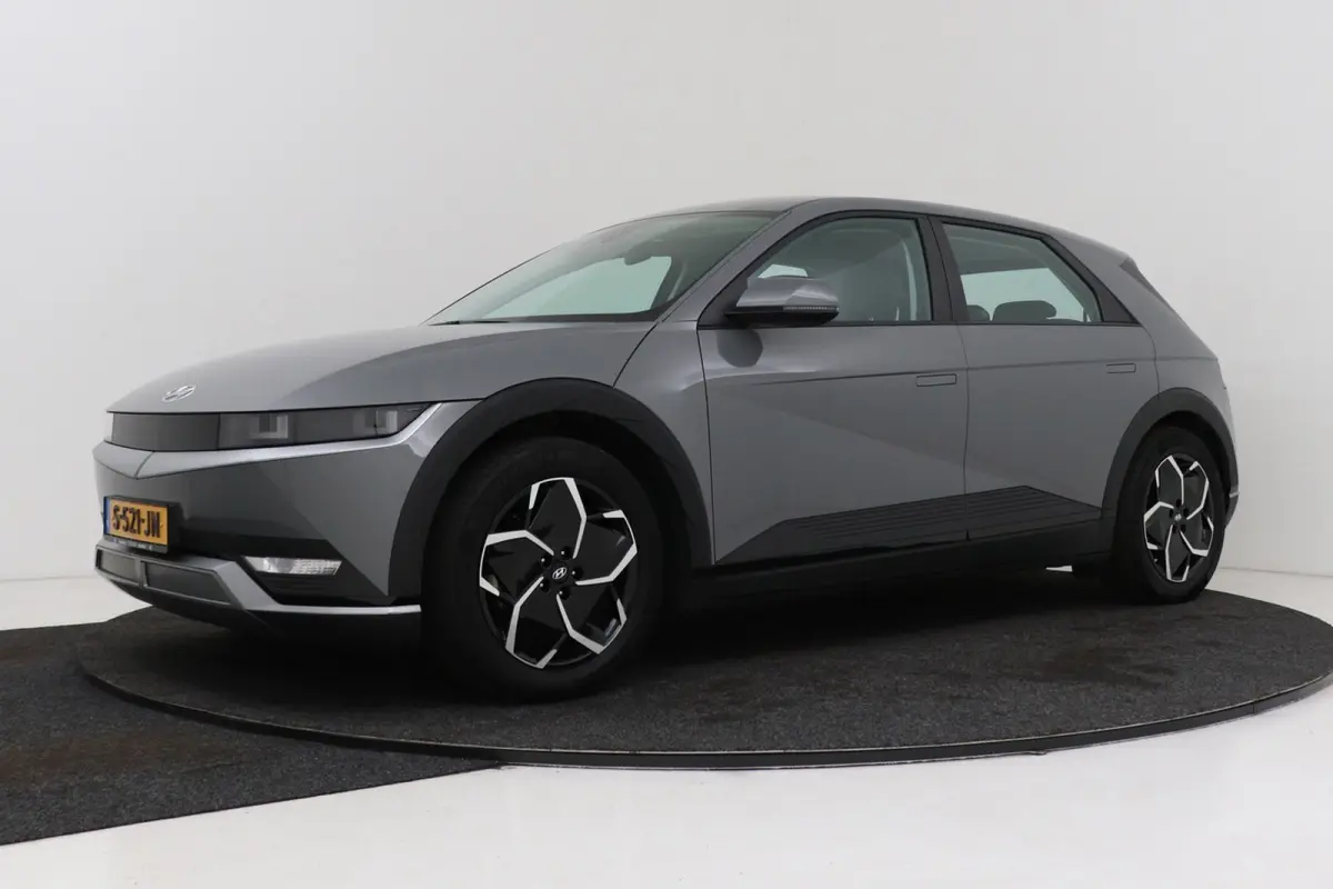Style 58 kWh | Trekhaak | 96.5% SOH | Camera | CarPlay | Stuur-/Stoelverwarming | Climate Control |