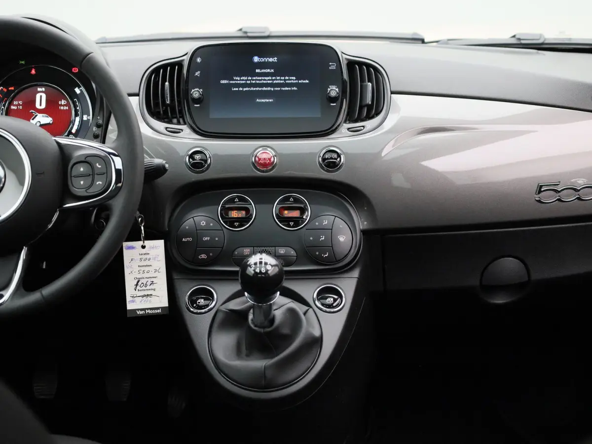 1.0 Hybrid Dolcevita | Panoramadak | Climate control | Apple Carplay/Android Auto | LMV  16" |