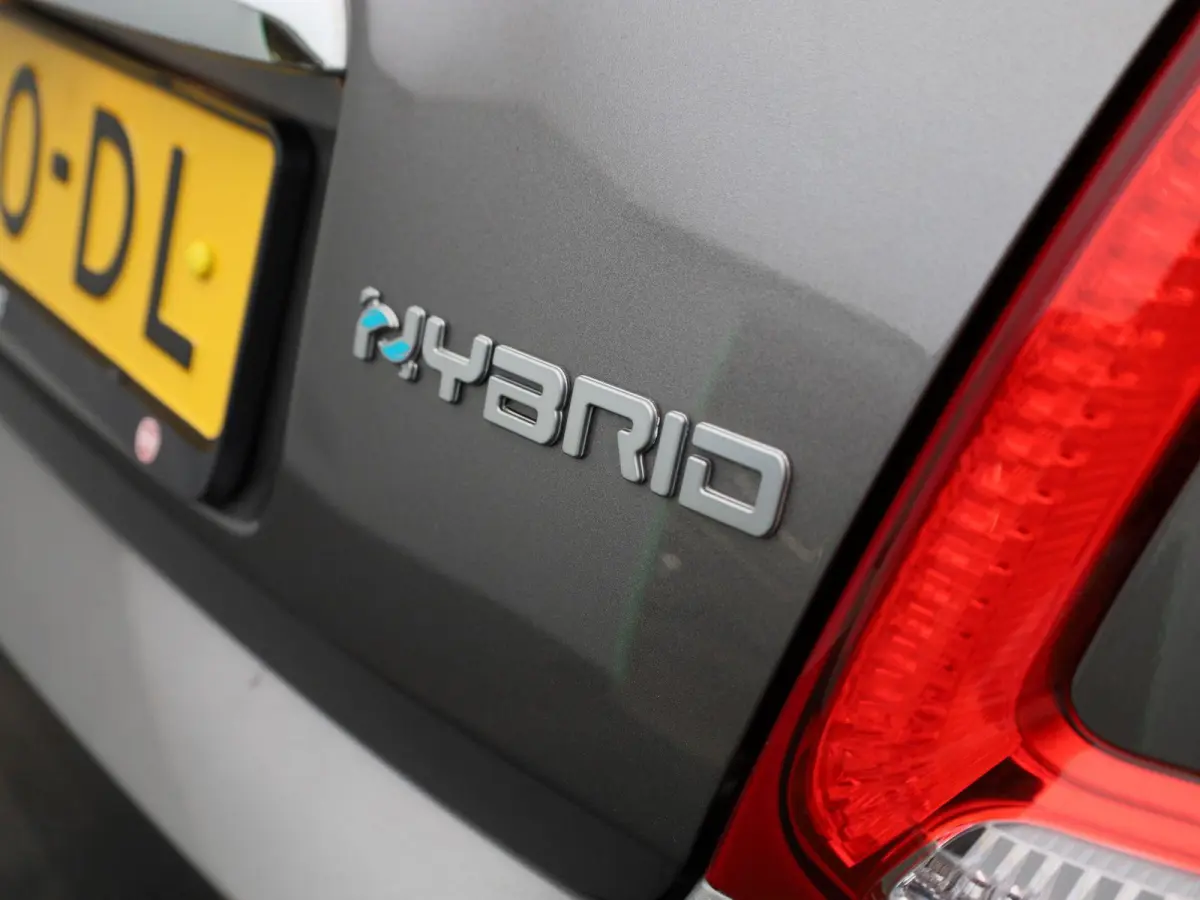 1.0 Hybrid Dolcevita | Panoramadak | Climate control | Apple Carplay/Android Auto | LMV  16" |