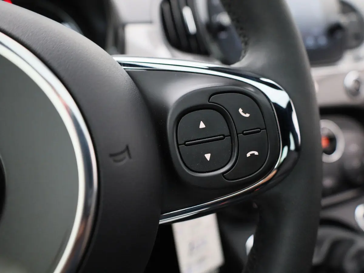 1.0 Hybrid Dolcevita | Panoramadak | Climate control | Apple Carplay/Android Auto | LMV  16" |