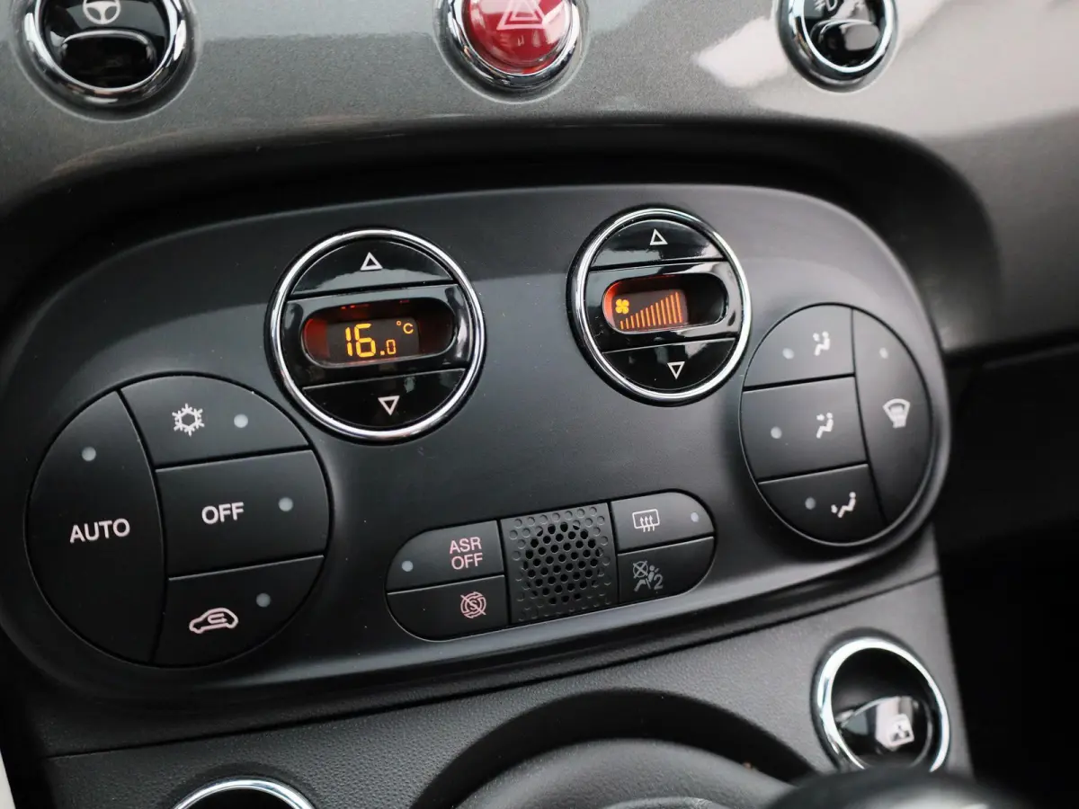 1.0 Hybrid Dolcevita | Panoramadak | Climate control | Apple Carplay/Android Auto | LMV  16" |