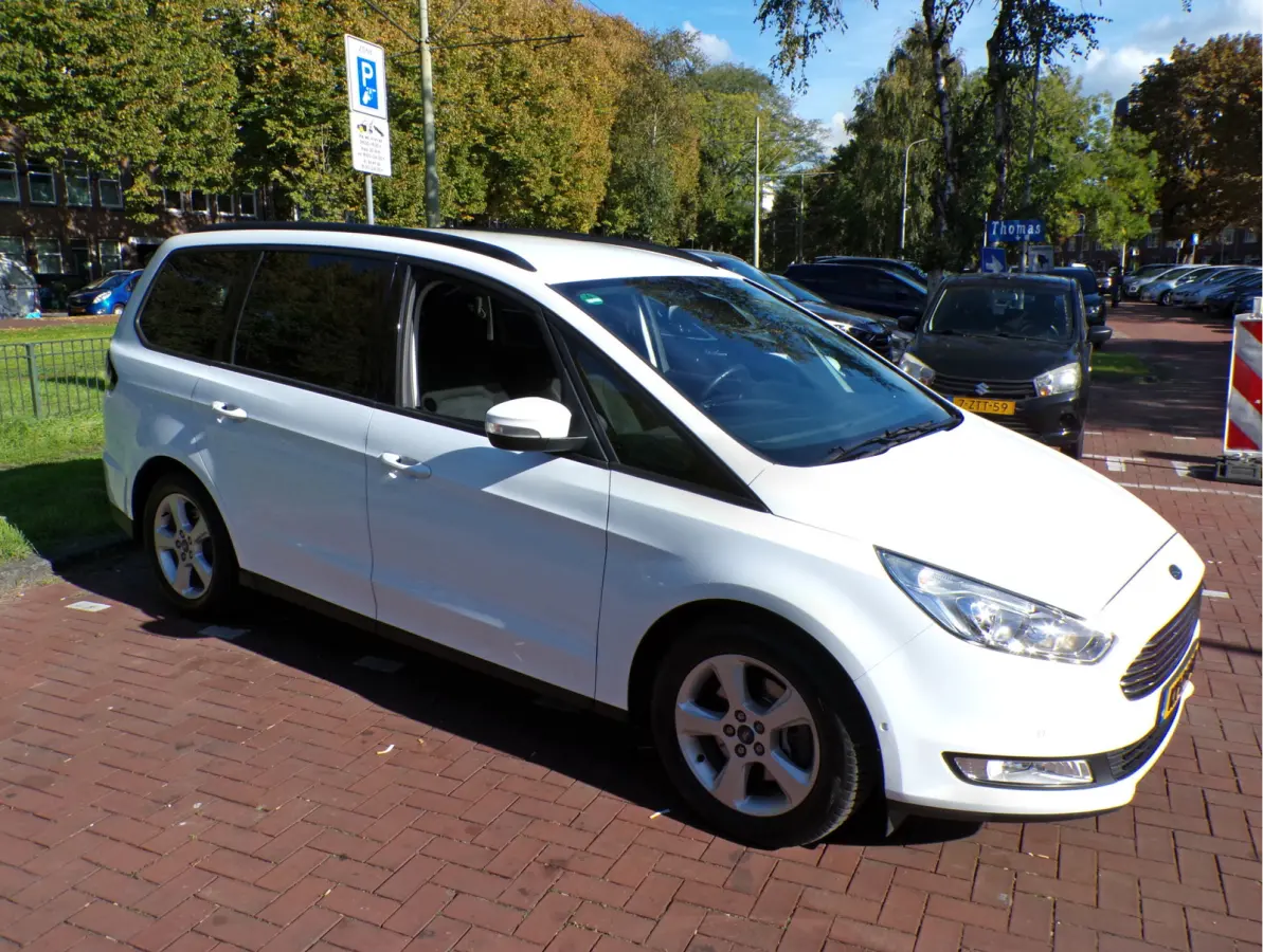1.5 Titanium 7 PERSOONS..... 1E EIGENAAR,,,CAMERA NAV TEL CRUISECONT.....