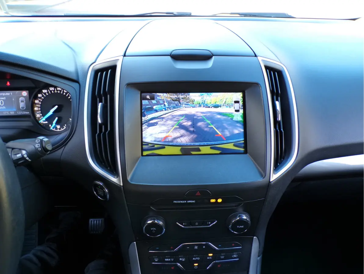 1.5 Titanium 7 PERSOONS..... 1E EIGENAAR,,,CAMERA NAV TEL CRUISECONT.....
