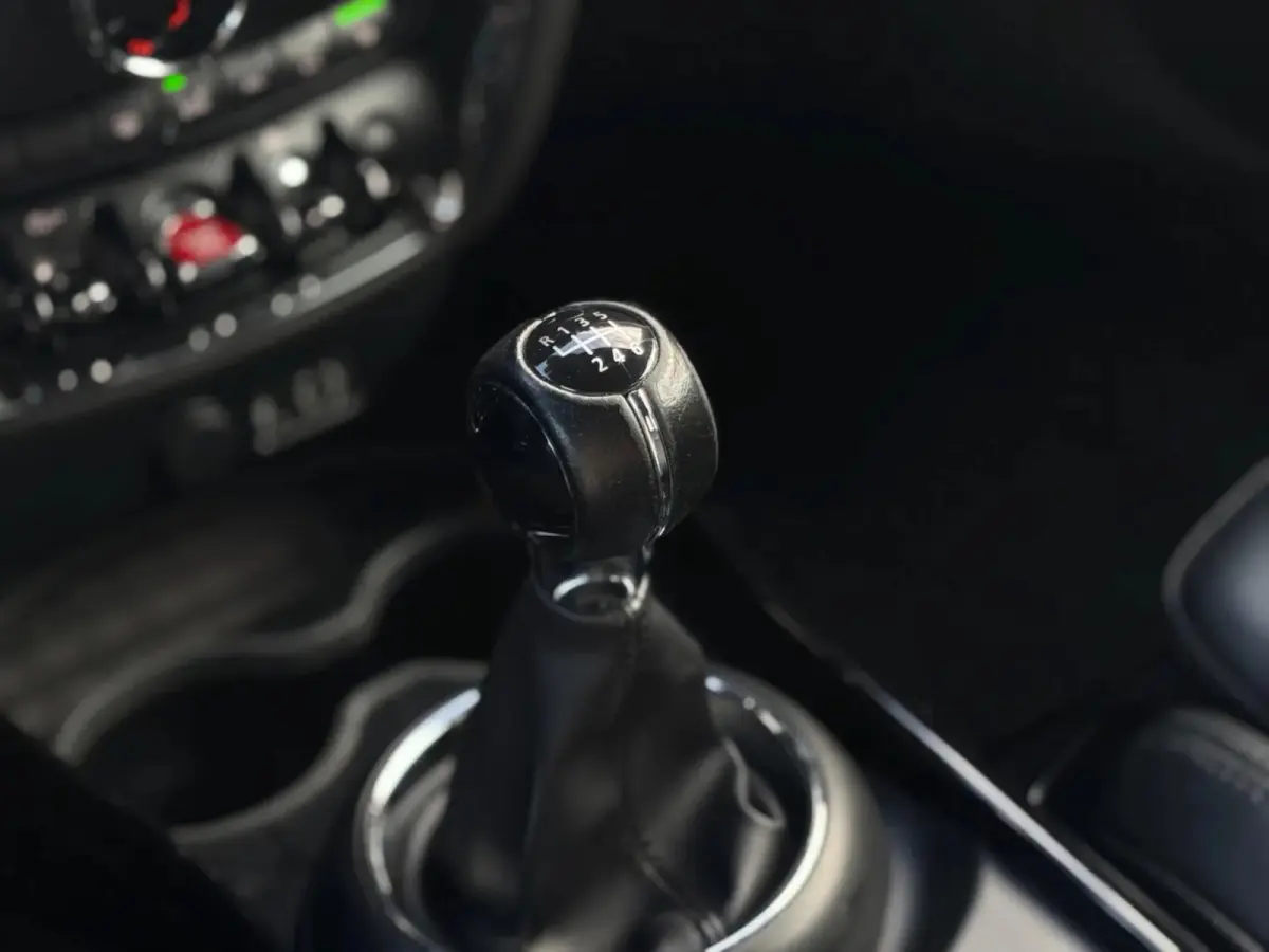 1.5 One Chili 5drs (Goed OnderH, StoelV, Carplay (optioneel), Leder, StoelV, Climate Con, Etc)