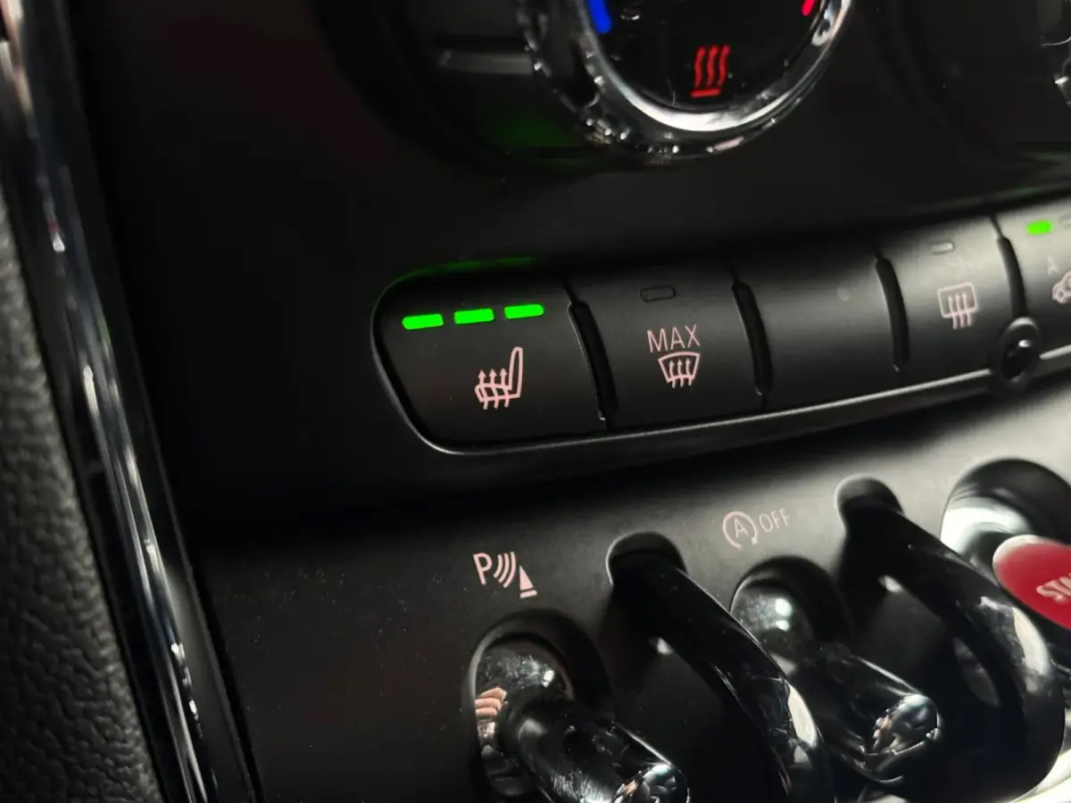 1.5 One Chili 5drs (Goed OnderH, StoelV, Carplay (optioneel), Leder, StoelV, Climate Con, Etc)