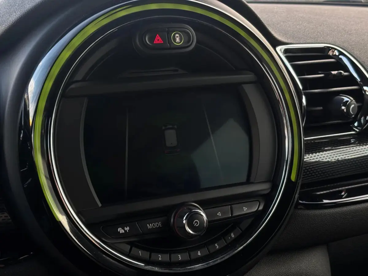 1.5 One Chili 5drs (Goed OnderH, StoelV, Carplay (optioneel), Leder, StoelV, Climate Con, Etc)