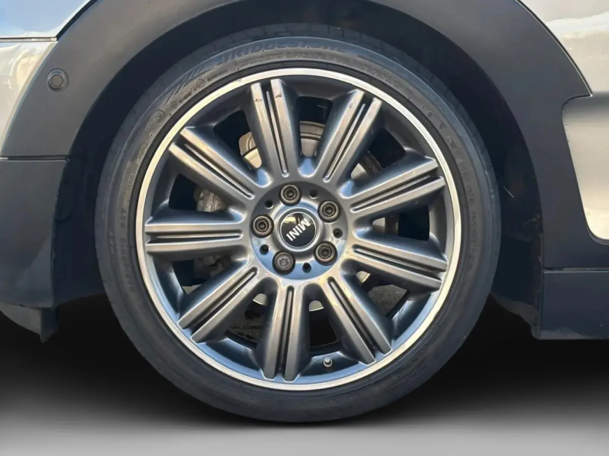 1.5 One Chili 5drs (Goed OnderH, StoelV, Carplay (optioneel), Leder, StoelV, Climate Con, Etc)