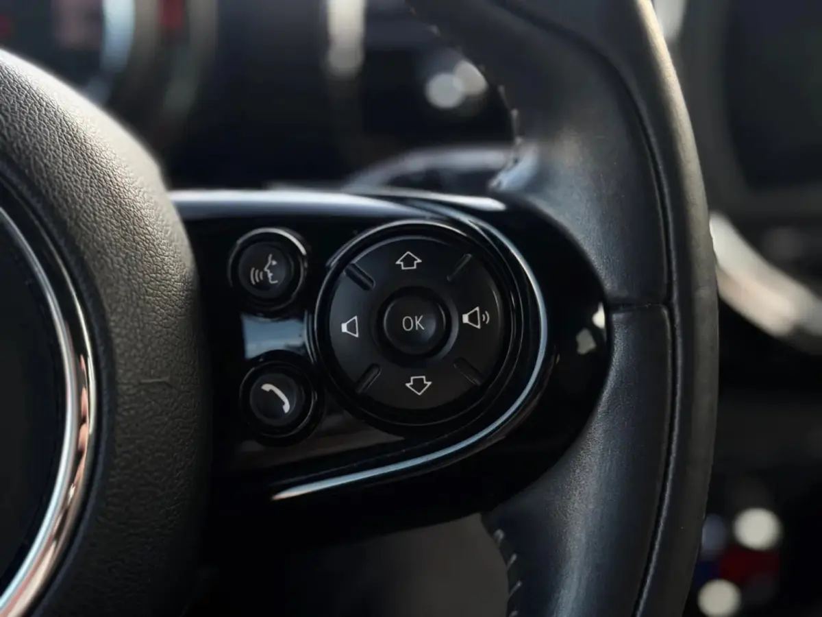 1.5 One Chili 5drs (Goed OnderH, StoelV, Carplay (optioneel), Leder, StoelV, Climate Con, Etc)
