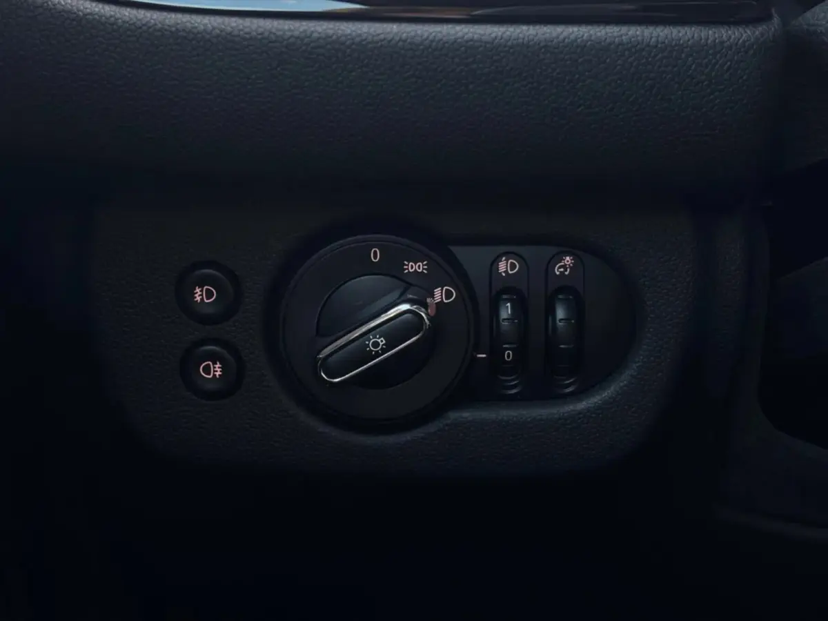 1.5 One Chili 5drs (Goed OnderH, StoelV, Carplay (optioneel), Leder, StoelV, Climate Con, Etc)