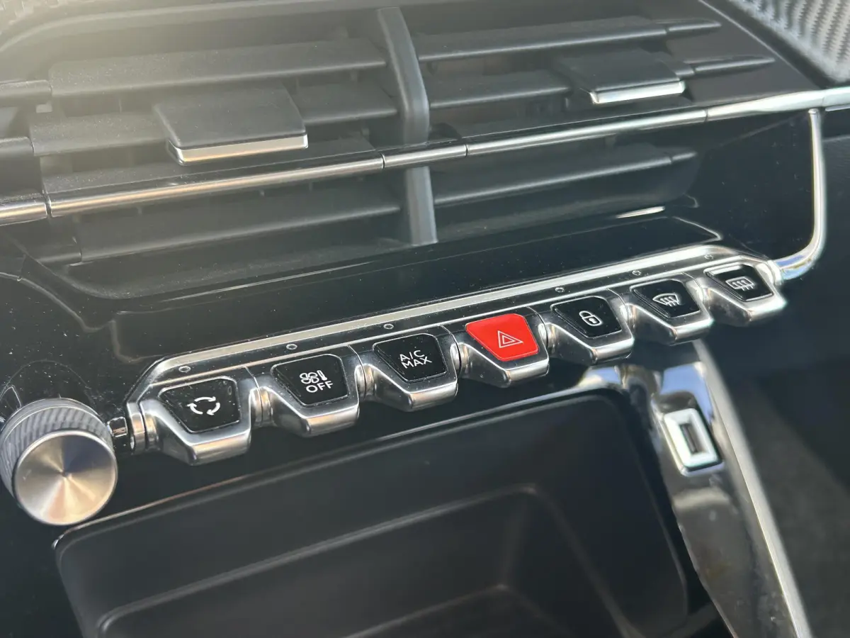 1.2 PureTech Active Pack | Parkeersensoren | Airco | Apple Carplay/Android Auto