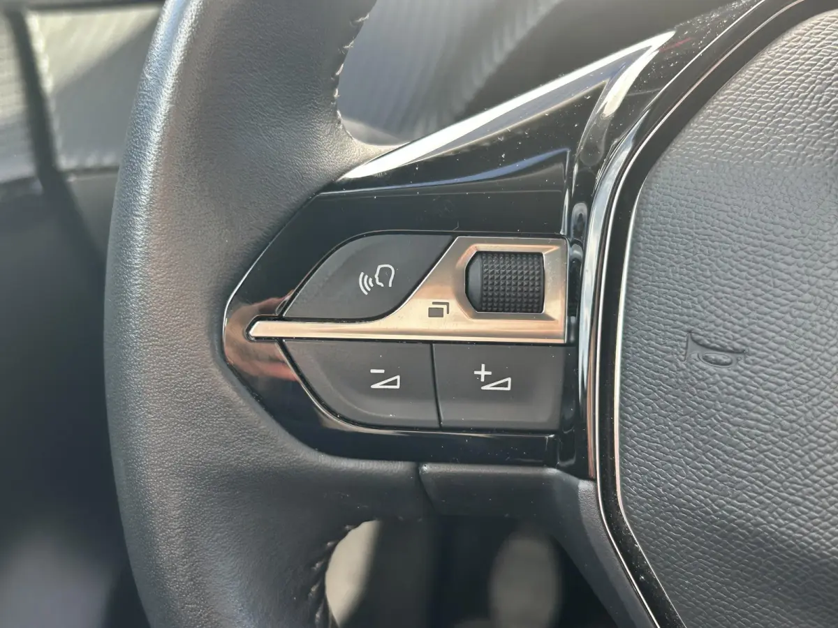 1.2 PureTech Active Pack | Parkeersensoren | Airco | Apple Carplay/Android Auto