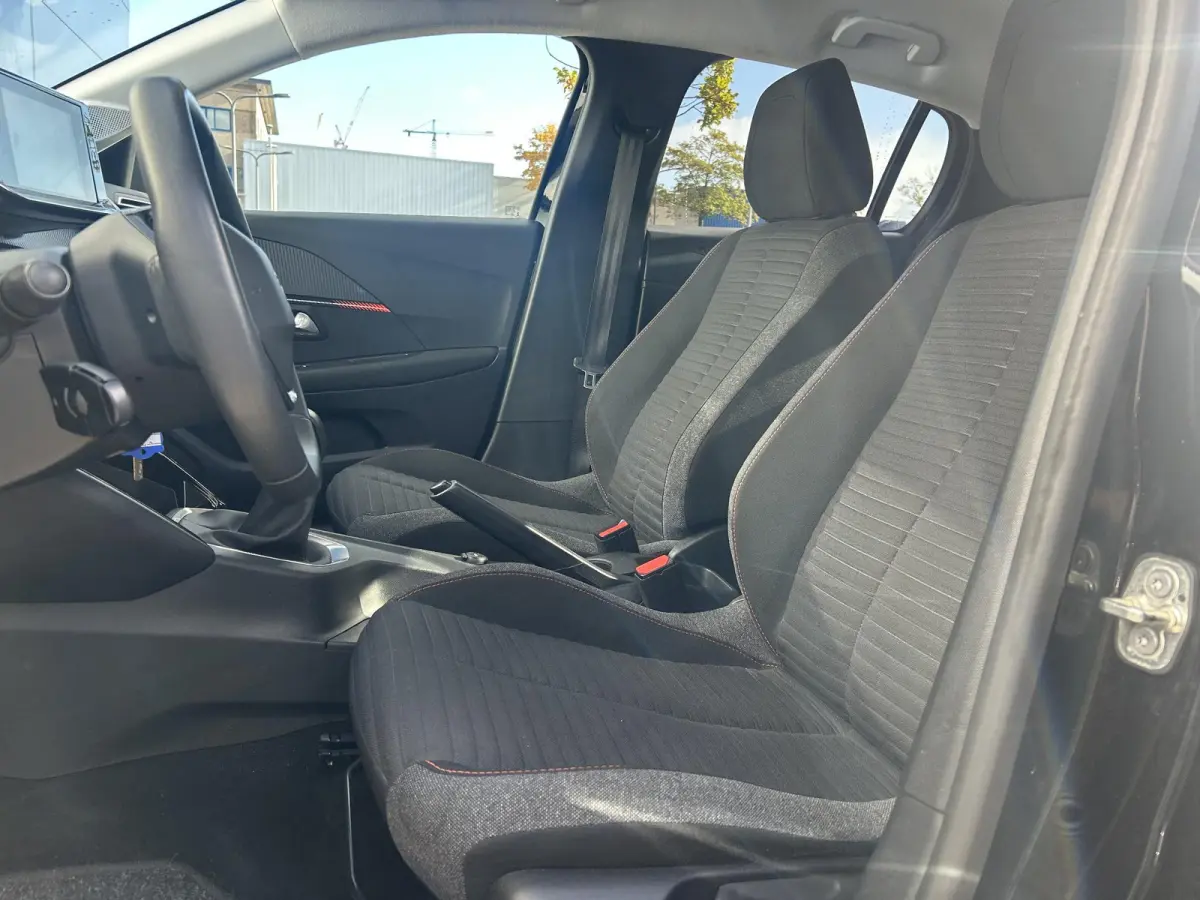 1.2 PureTech Active Pack | Parkeersensoren | Airco | Apple Carplay/Android Auto