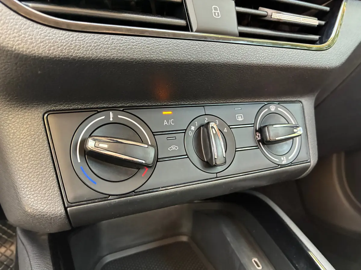 1.0 TSI Ambition | ACC + Airco + Navi nu € 9.975,-!!!