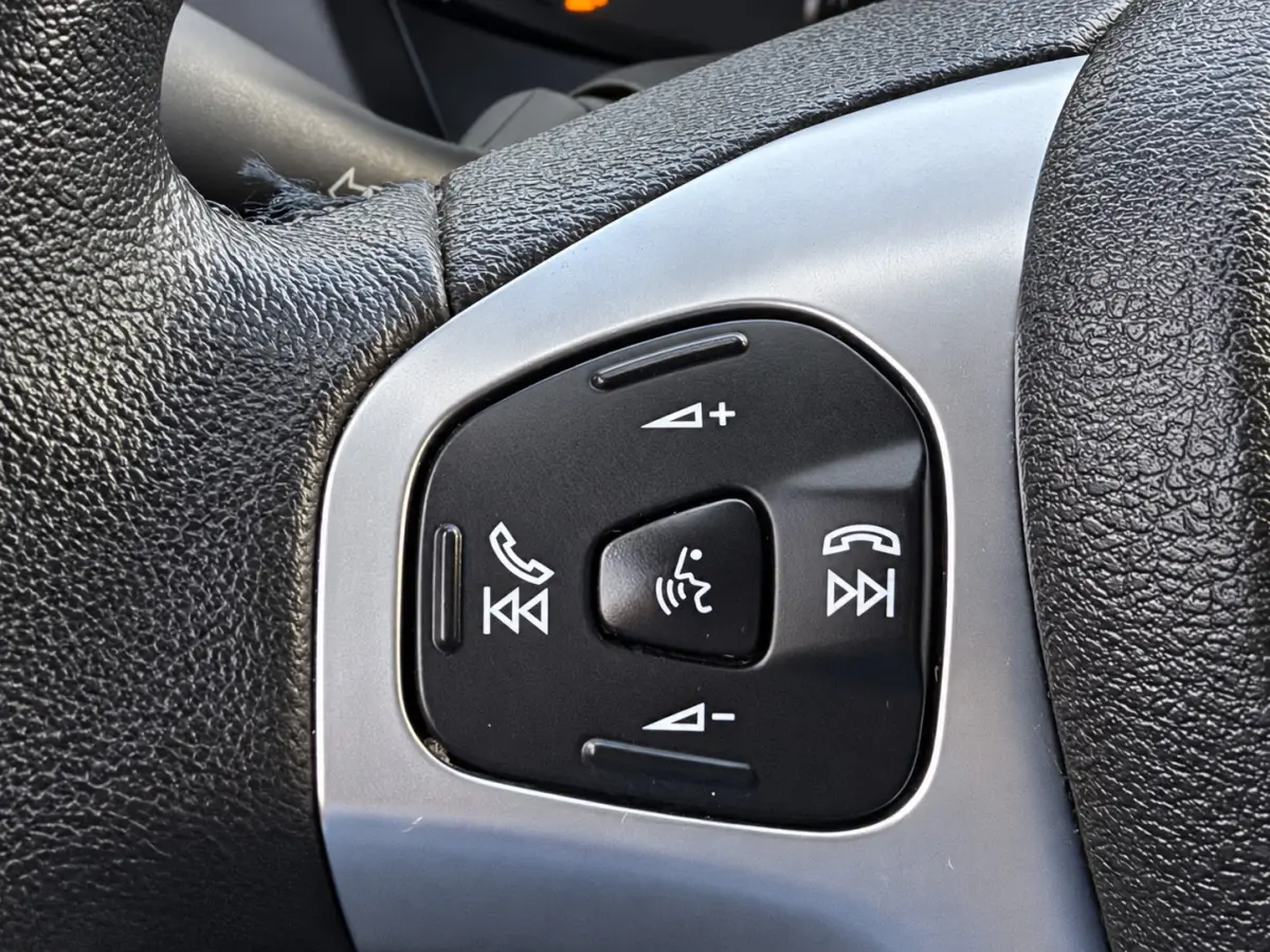 1.0 Carplay/ Camera/ Climate/Cruise