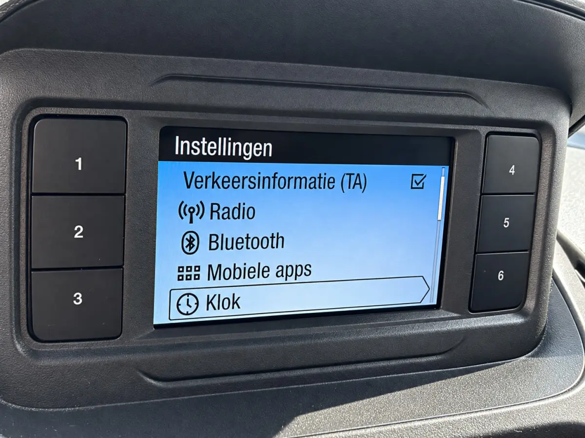 1.0 Carplay/ Camera/ Climate/Cruise