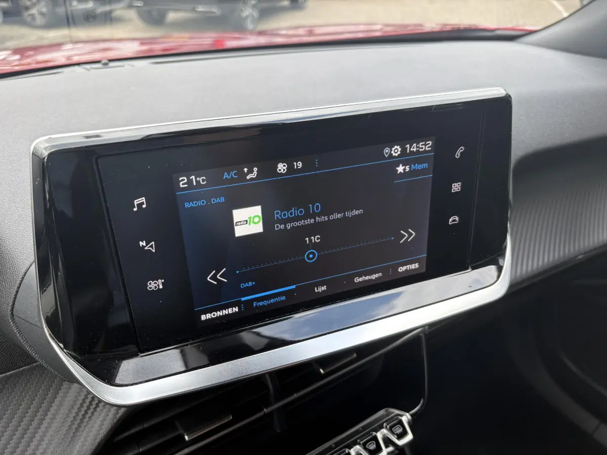 1.2 PureTech Active Pack | Parkeersensoren | Climate control | Apple Carplay/Android Auto