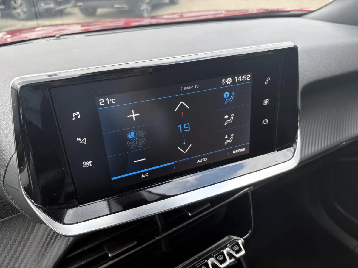1.2 PureTech Active Pack | Parkeersensoren | Climate control | Apple Carplay/Android Auto