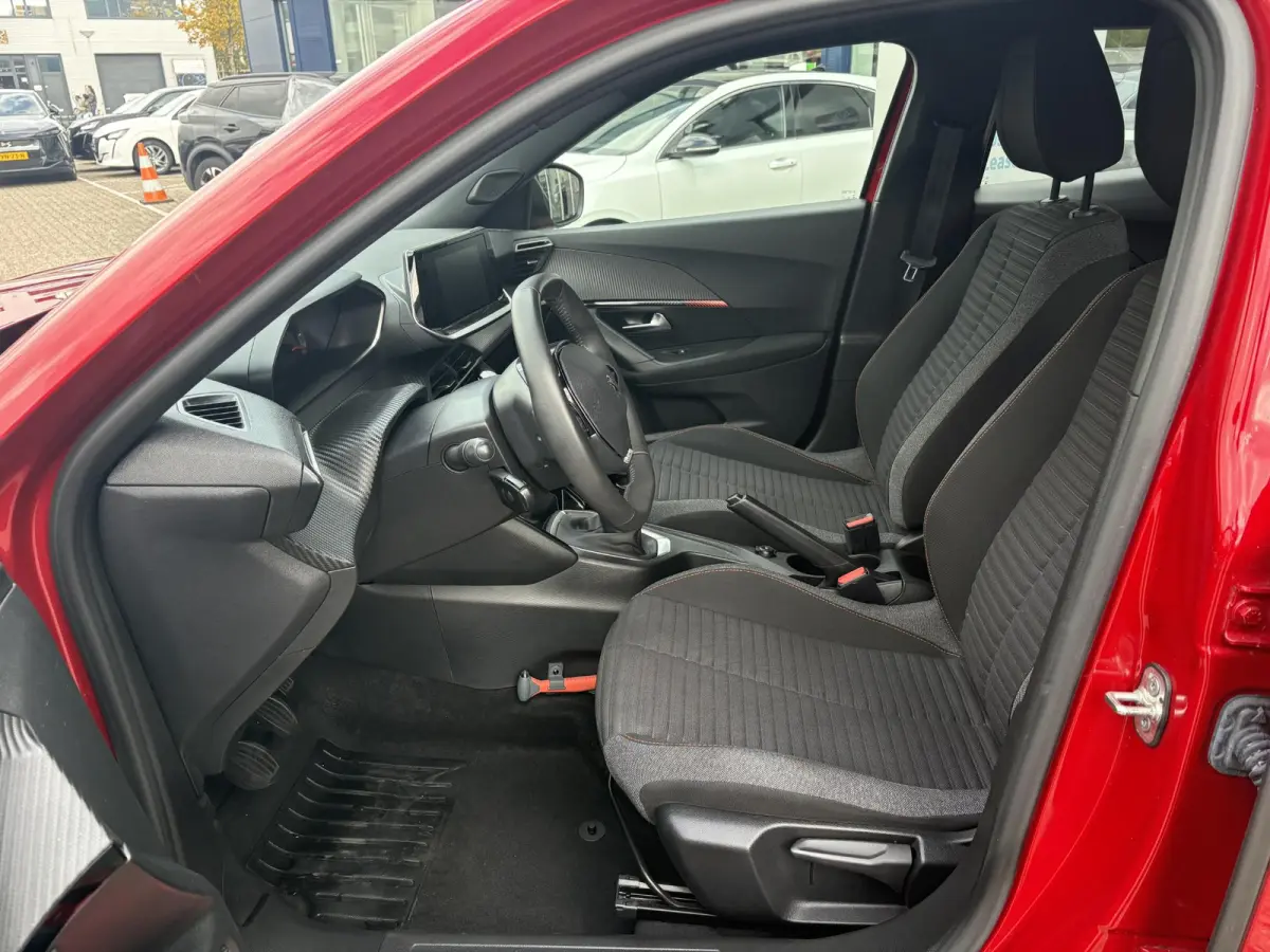 1.2 PureTech Active Pack | Parkeersensoren | Climate control | Apple Carplay/Android Auto