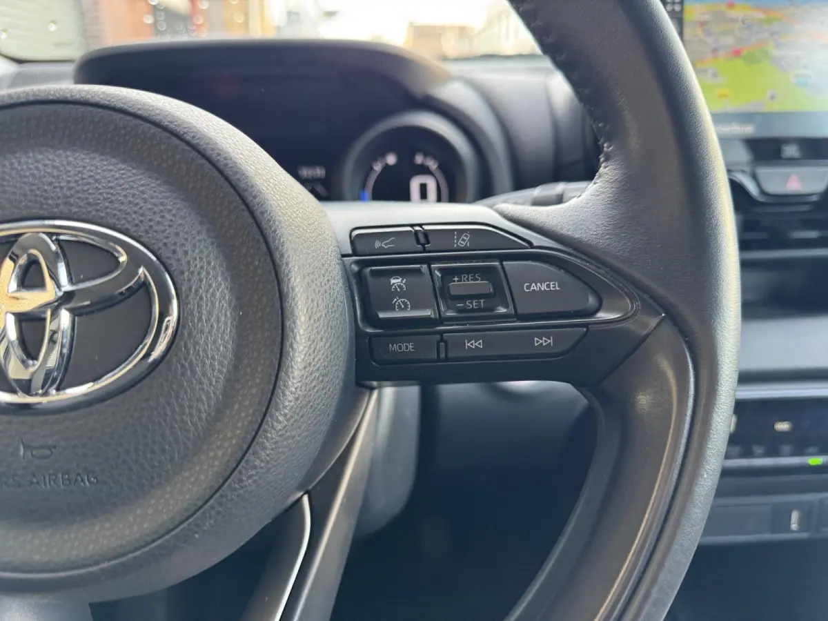 1.5 Hybrid Style | Navigatie | Climate control | Parkeer camera | Stoel verwarming | Keyless