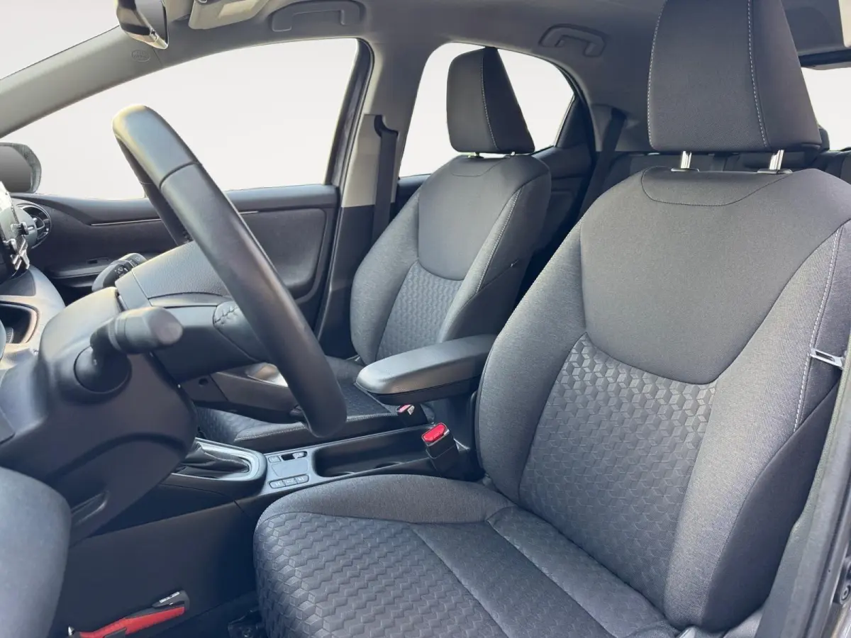 1.5 Hybrid Style | Navigatie | Climate control | Parkeer camera | Stoel verwarming | Keyless