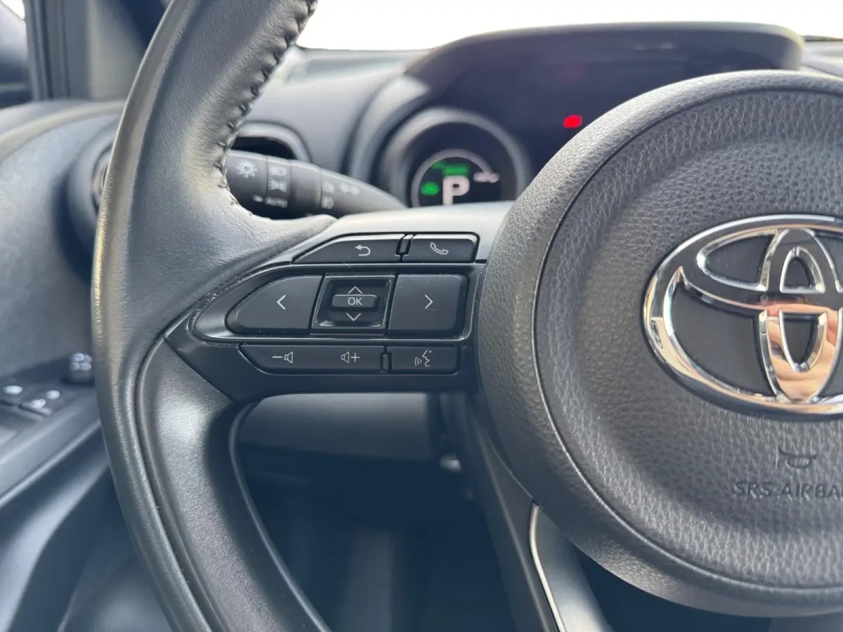 1.5 Hybrid Style | Navigatie | Climate control | Parkeer camera | Stoel verwarming | Keyless