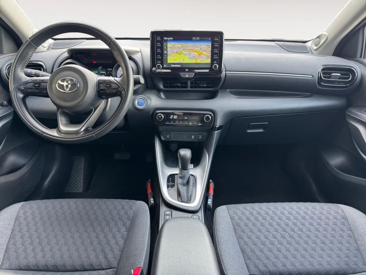 1.5 Hybrid Style | Navigatie | Climate control | Parkeer camera | Stoel verwarming | Keyless