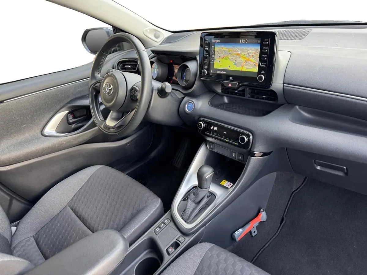 1.5 Hybrid Style | Navigatie | Climate control | Parkeer camera | Stoel verwarming | Keyless