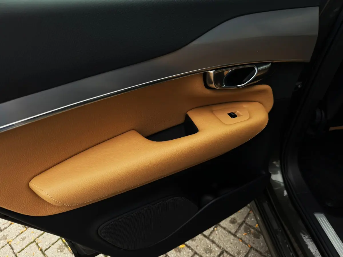 2.0 D4 90th Anniversary Edition 190PK|Full Led|Adaptive Cruise|StoelVW|Carplay|7-Zits|Lane Assist|Camera|Trekhaak|Isofi