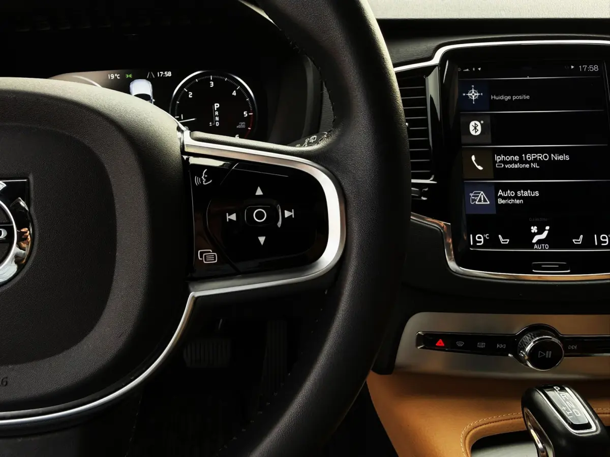 2.0 D4 90th Anniversary Edition 190PK|Full Led|Adaptive Cruise|StoelVW|Carplay|7-Zits|Lane Assist|Camera|Trekhaak|Isofi